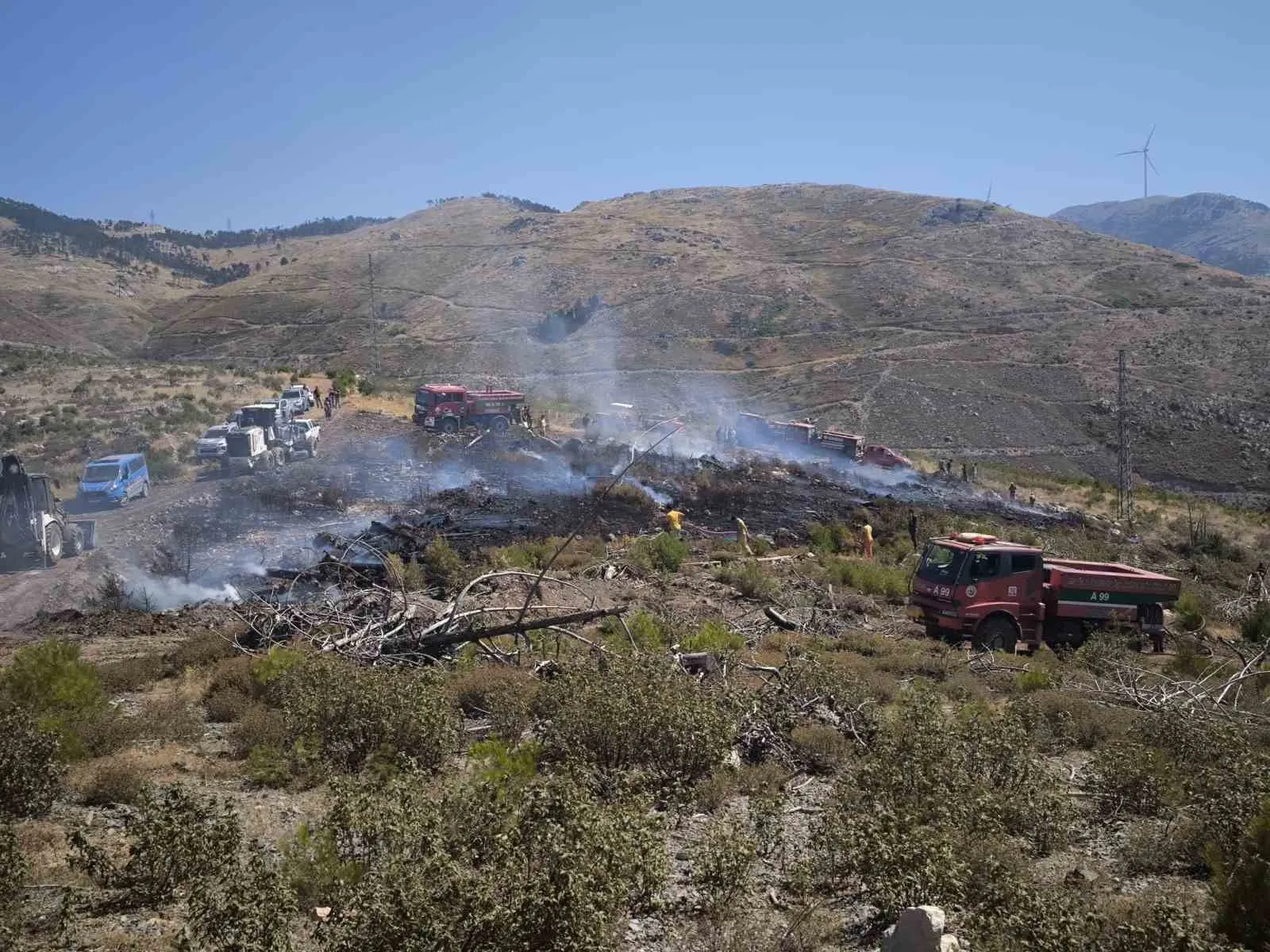 Menteşe'de korkutan yangın: Ekipler alevlere geçit vermedi