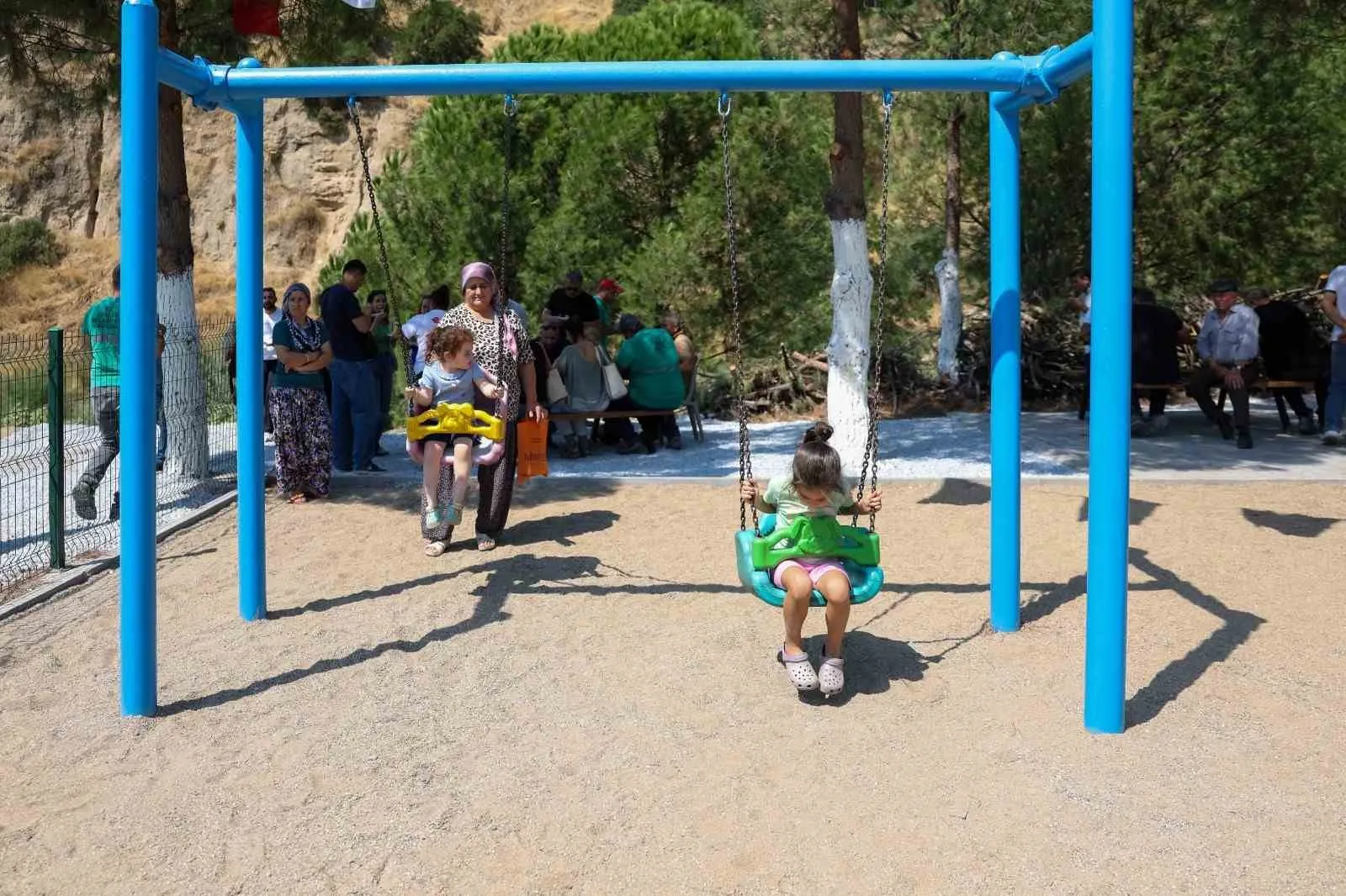Pınardere’de vefa rüzgarı: Emektar muhtarın ismi yeni parkta ölümsüzleşti