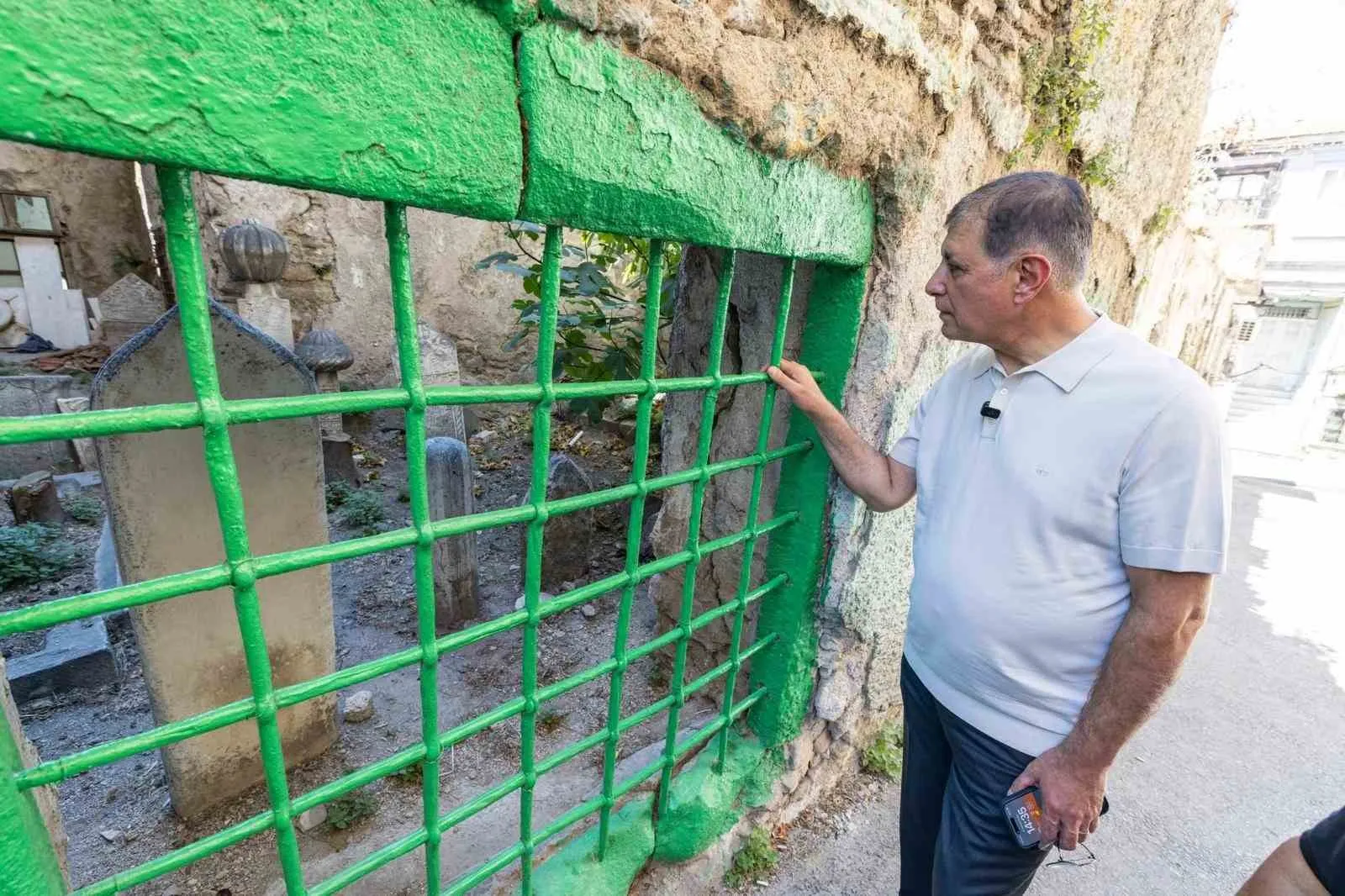 Başkan Tugay’dan Basmane’ye vefa: Asırlık desenler kentin meydanlarına taşınacak
