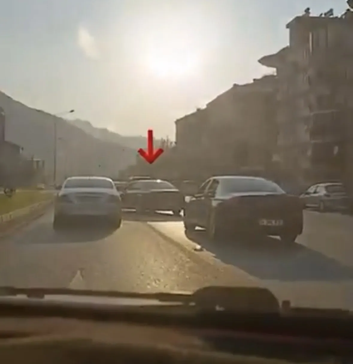 Denizli'de Trafikteki Tehlikeli Şovun Bedeli Ağır Oldu: 90 Bin TL Ceza ve 60 Gün Men