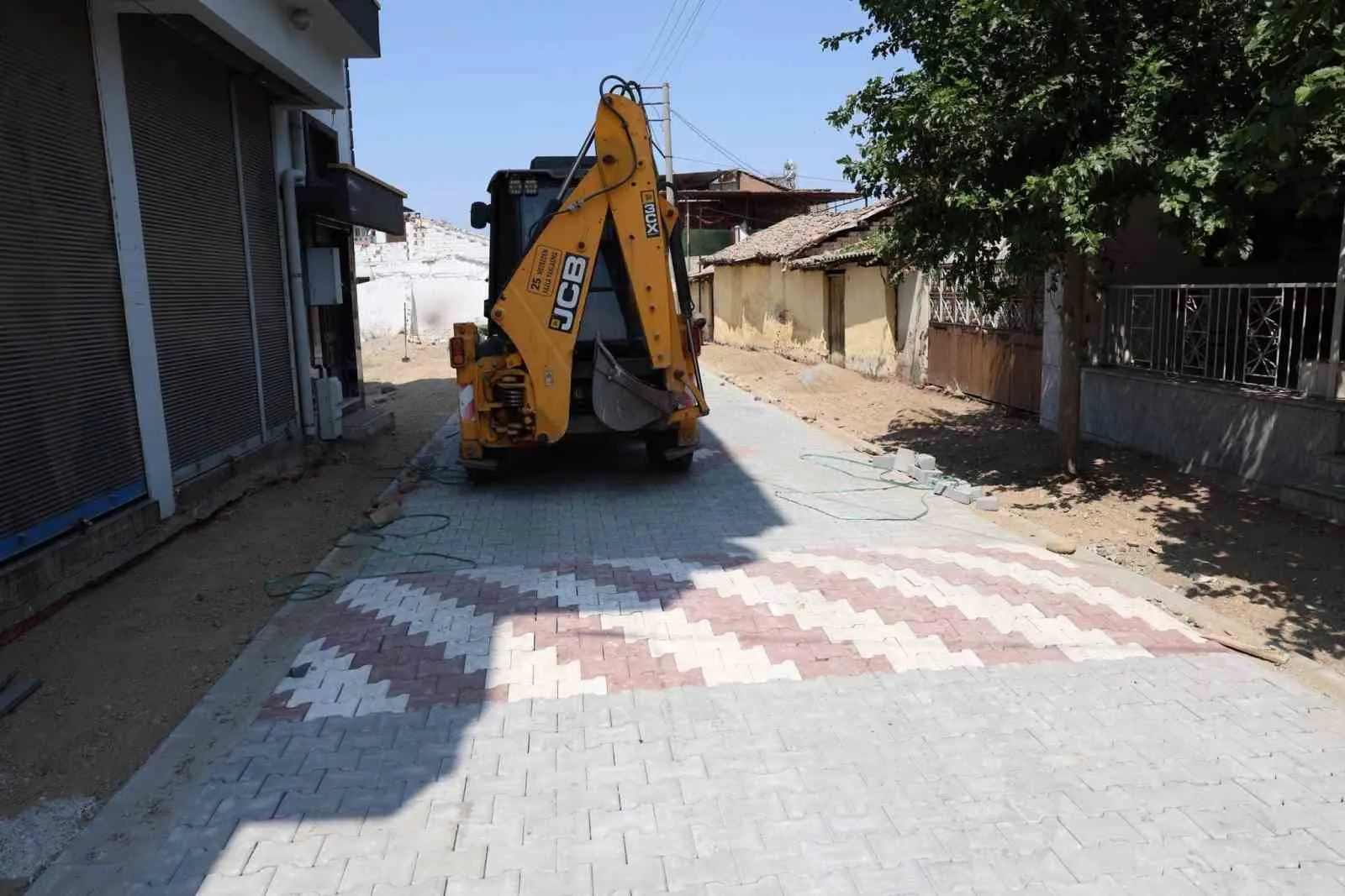 İncirliova'da konforlu ulaşım için düğmeye basıldı: Sokaklar baştan aşağı yenileniyor