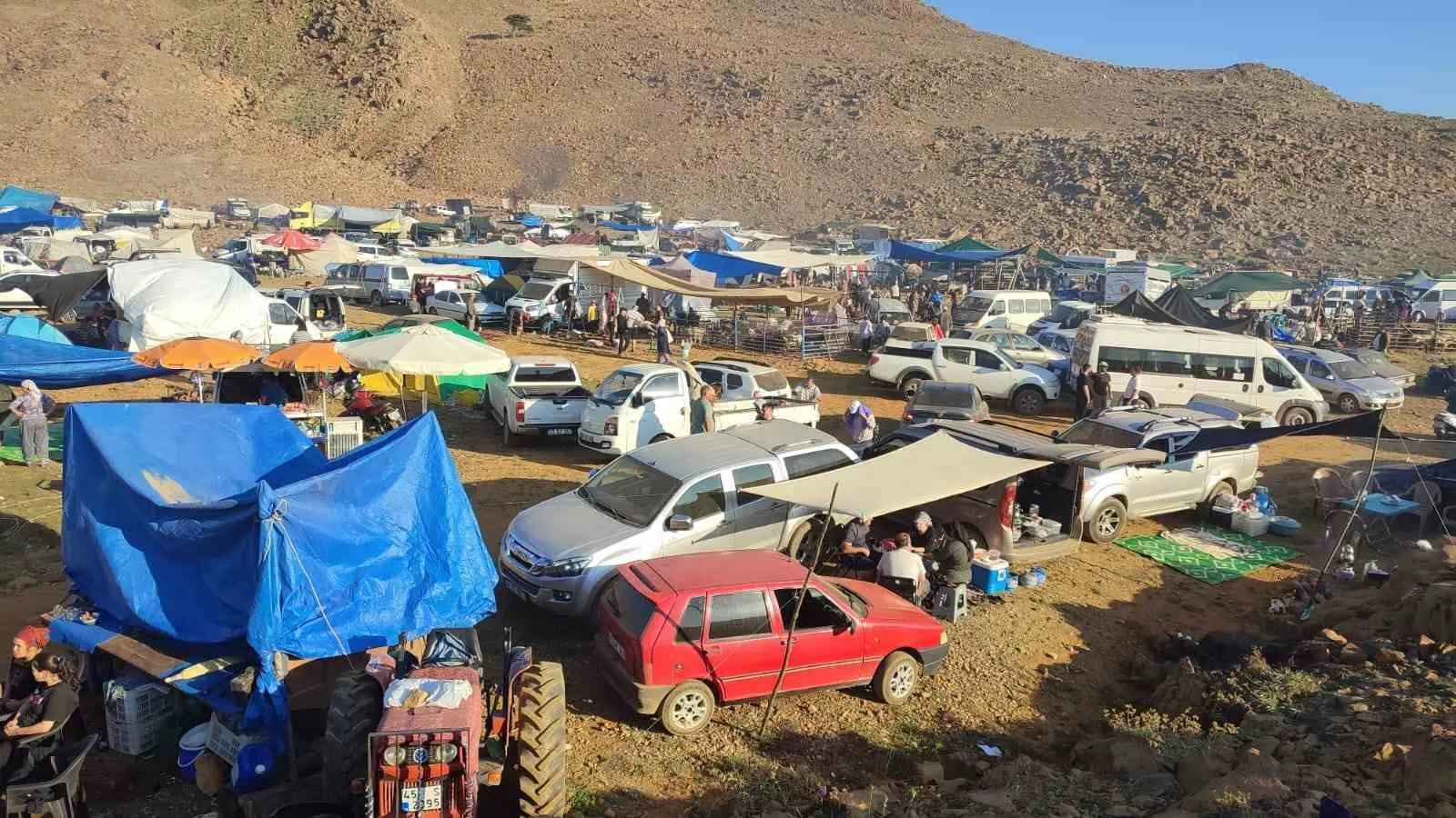 Sandıras Dağı Zirvesinde 7 Asırlık Vefa: Binlerce Yörük Eren Dede’de Buluştu