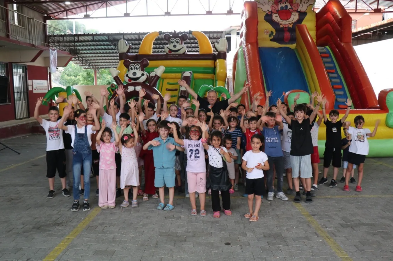 Bozdoğan’da çocukların neşesi sokaklara taştı: Şenlik rotası Amasya’ya çevrildi