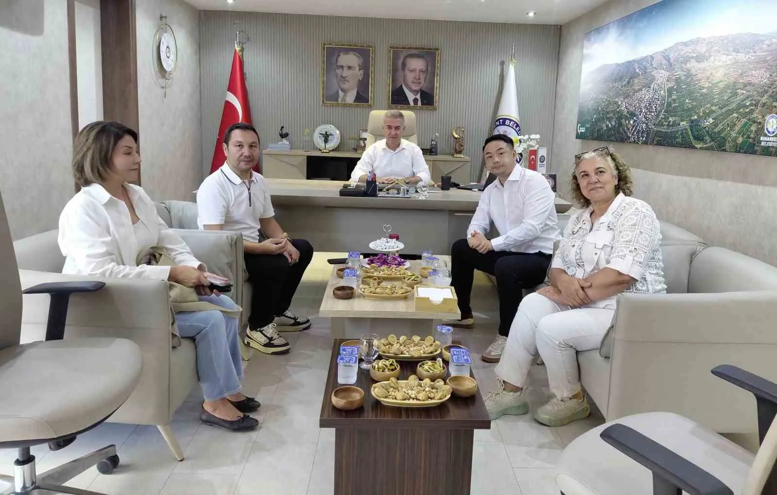 Dalından Koparıp Tattılar, Unvanı Kapıp Döndüler: Çinli Fenomen Çift Aydın’a Hayran Kaldı
