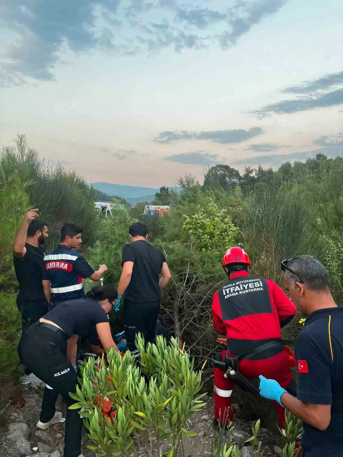 Muğla'da trafik dehşeti: Kontrolden çıkan araç şarampole uçtu