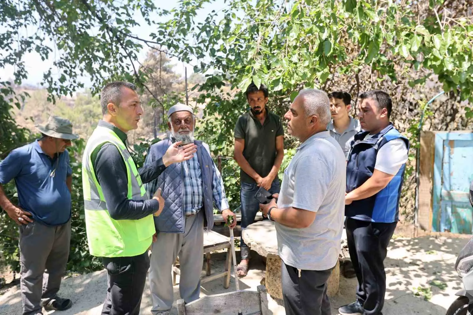 Seydikemer’de küle dönen umutlar için seferberlik: Büyükşehir’den üreticiye can suyu