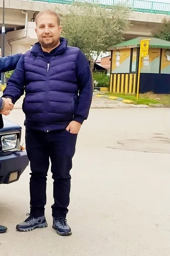 Manisa'da motosikletli pusu: Baba ve 17 yaşındaki oğlu sokak ortasında katledildi