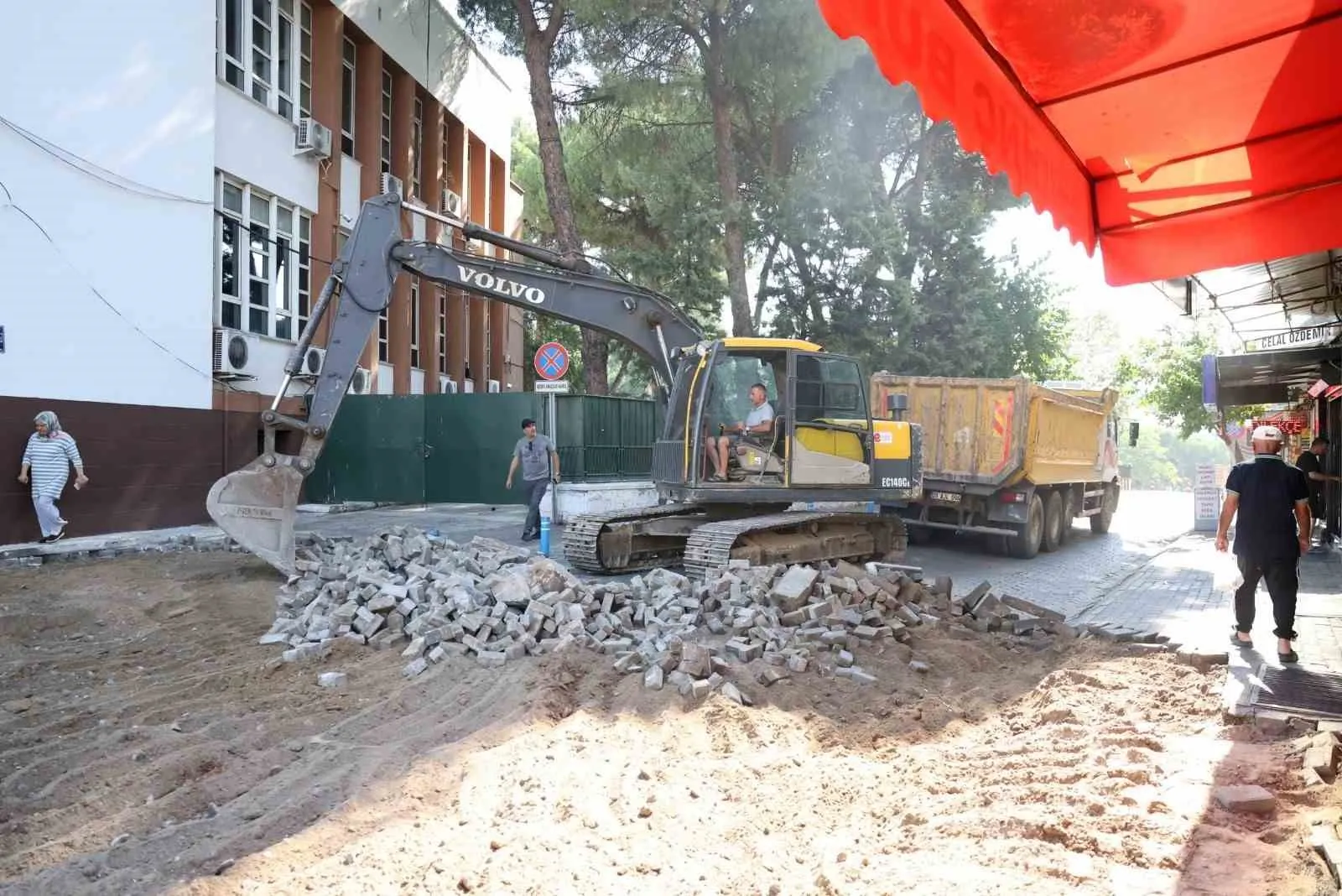 Efeler'de adliye çevresine modern dokunuş: Ulaşım konforu artıyor