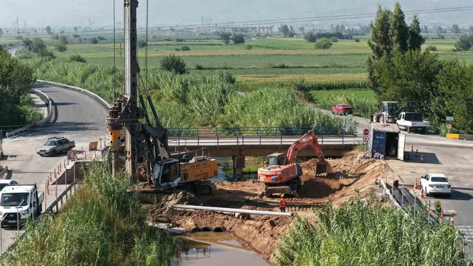 İncirliova’ya Kesintisiz Ulaşım Müjdesi: A1 Kanal Yolu’nda Köprü ve Asfalt Çalışmaları Sürüyor