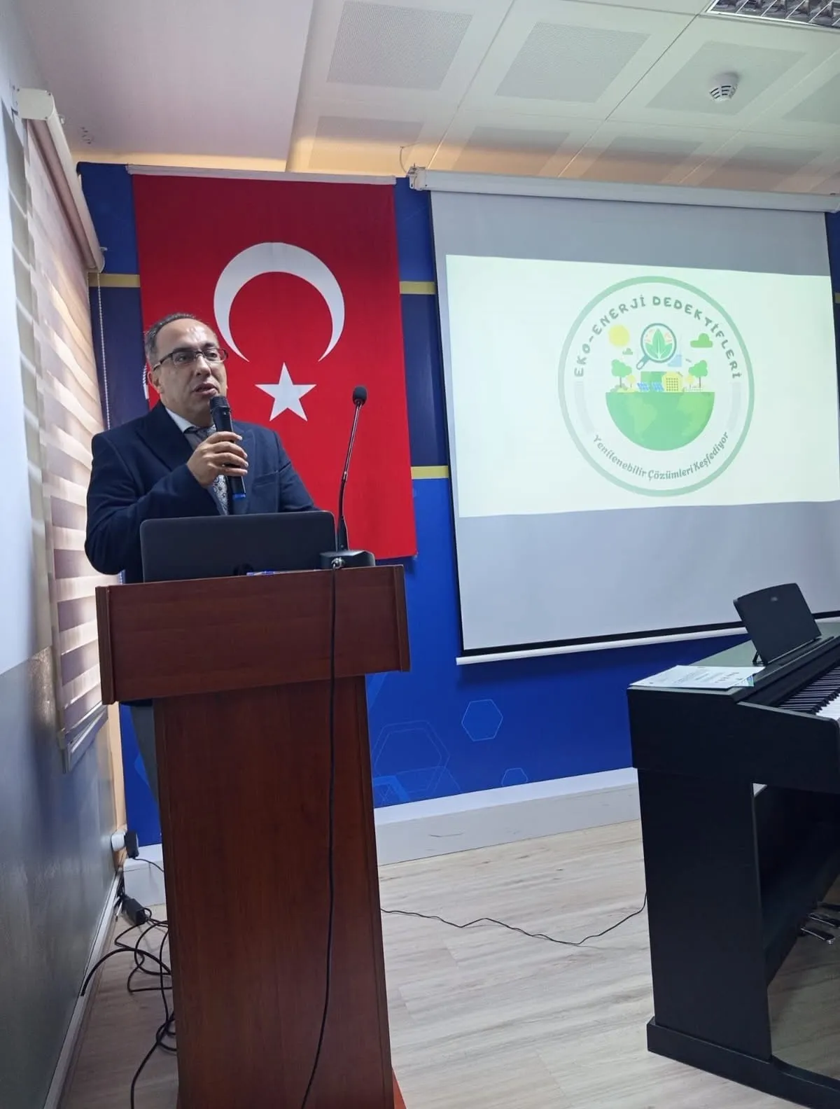 Efeler’de Genç Kaşifler Sürdürülebilir Gelecek İçin Enerjiyi Keşfe Çıkıyor
