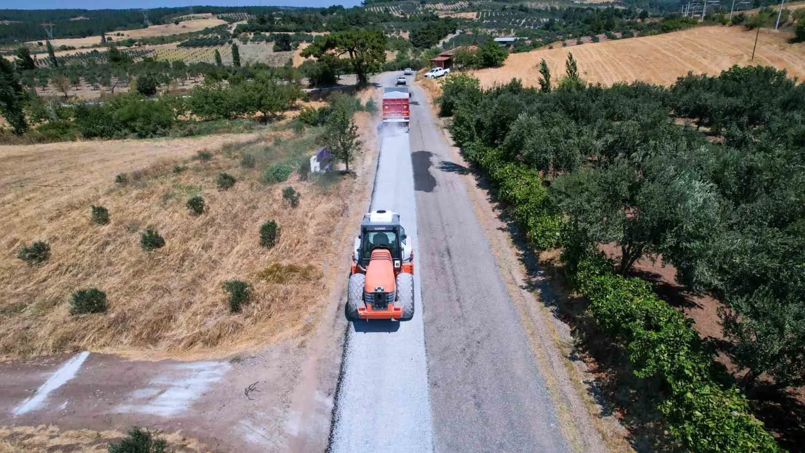 Soma'nın kritik güzergahında asfalt mesaisi: Ulaşımda kalite dönemi