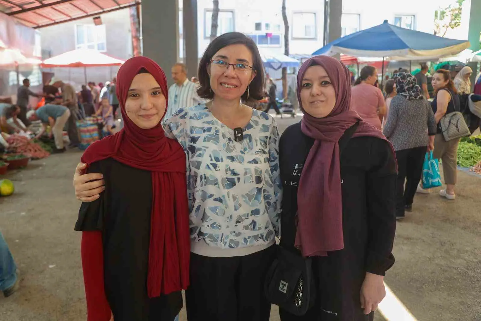 Uşak’ta pazar mesaisi: Başkan Vekili Terekeci Özkan esnafın kapısını çaldı
