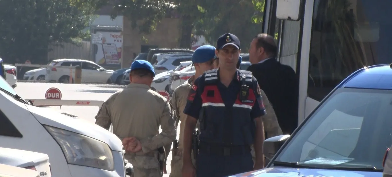 Menderes Belediyesi'nde operasyonun adresi adliye: Başkan Çiçek dahil 16 isim hakim karşısına çıkıyor