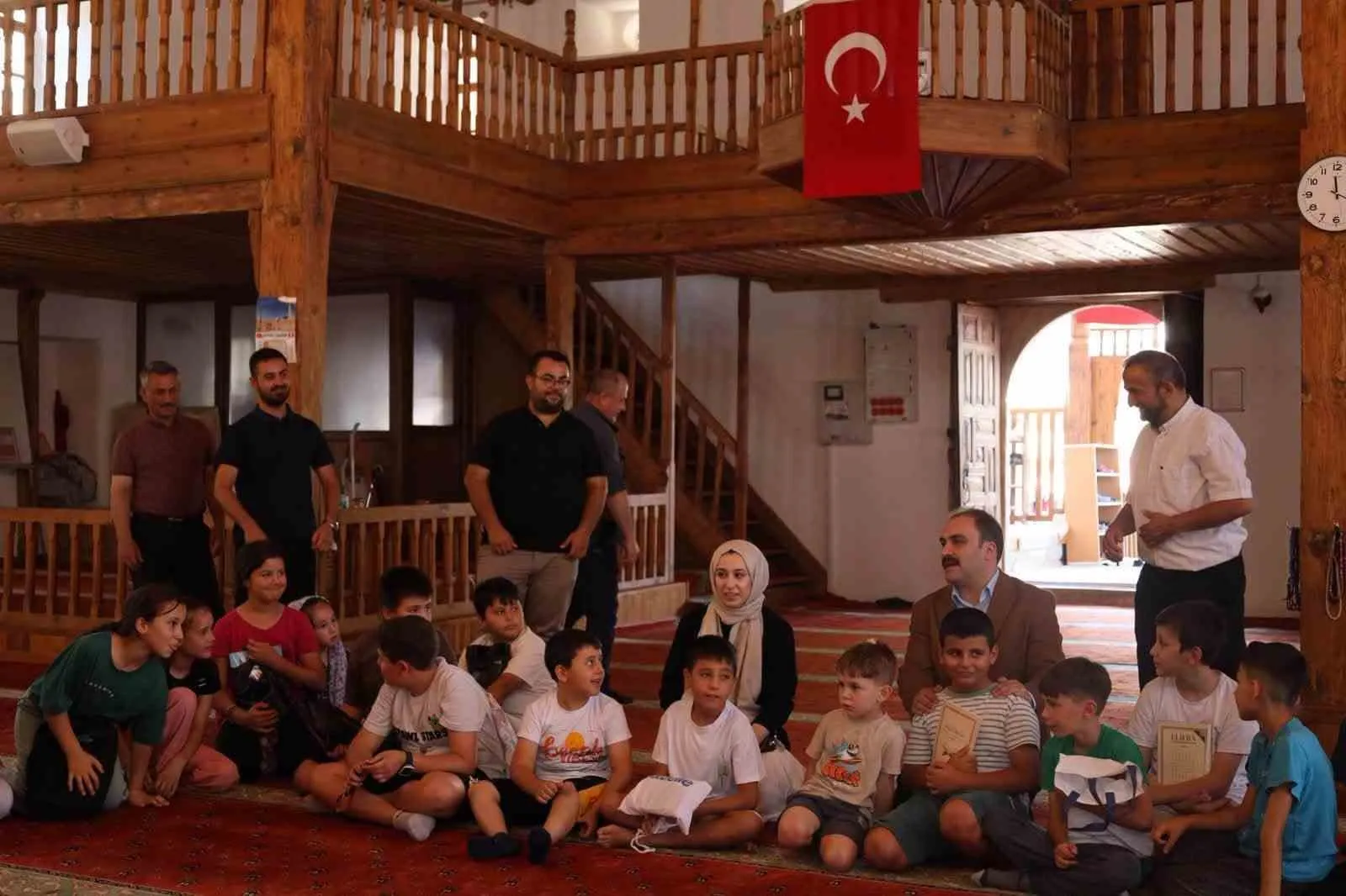 Karacasu’da minik öğrencilere protokol ziyareti: Eğitim çalışmaları yerinde incelendi