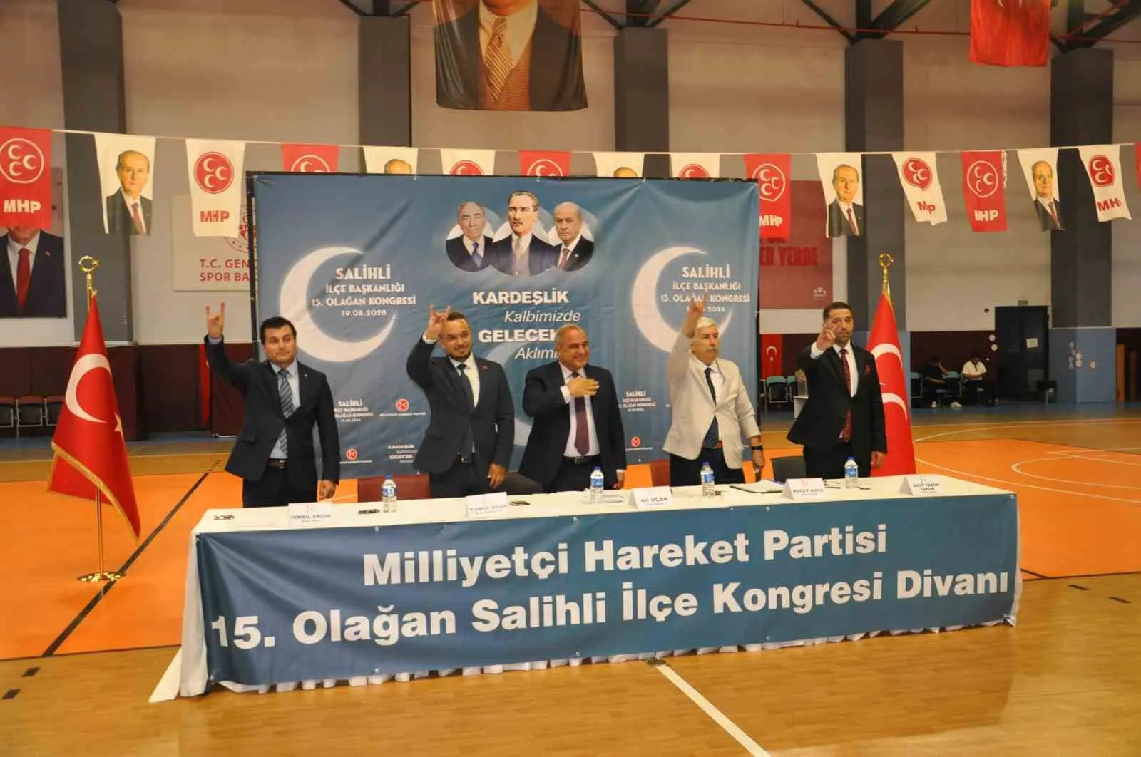 Salihli'de MHP'nin yeni yol haritası: Sefa Ergün dönemi resmen başladı