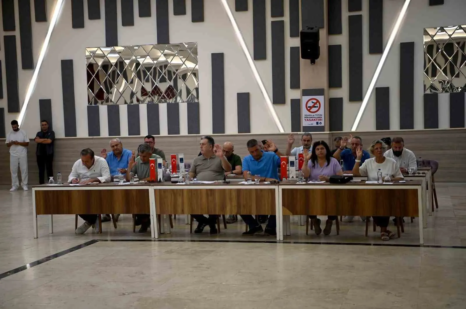 Kuşadası’nda meclis mesaisi: Hem spora destek hem de bütçe dostu alışveriş dönemi