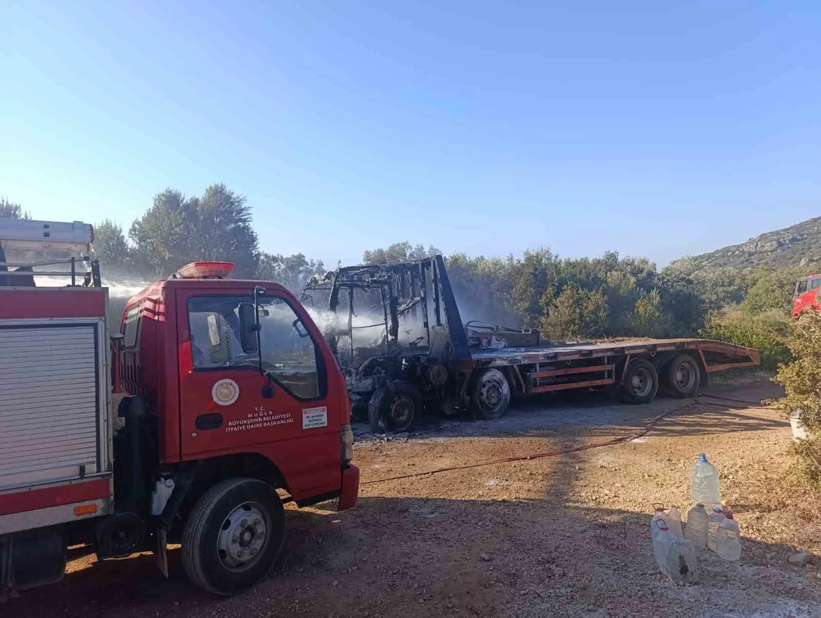 Datça’da Kamyonet Yangınında Gözaltına Alınan İki Şüpheliye Tutuklama