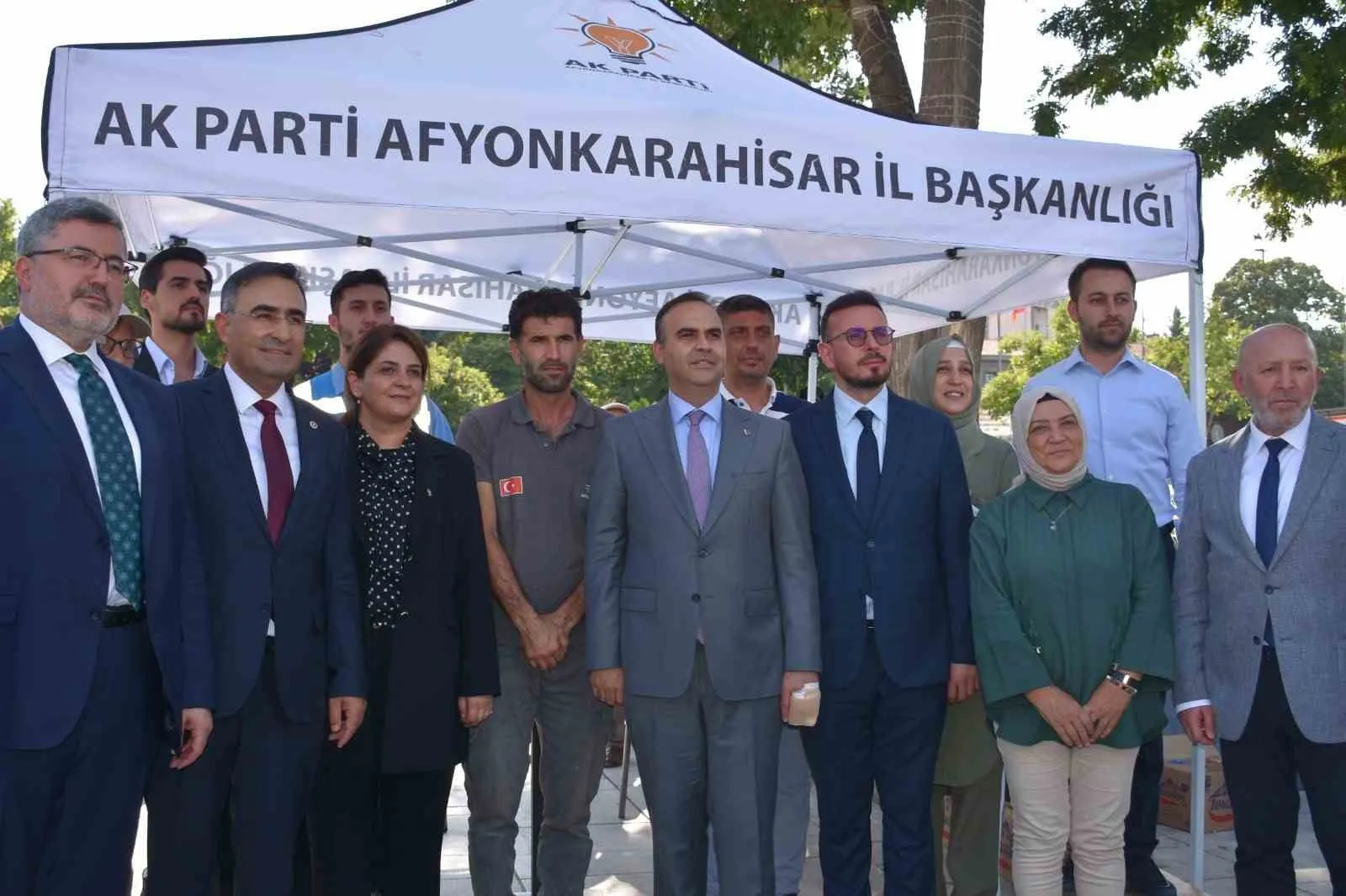 Bakan Kacır meydanda bizzat devraldı: Bir üye daha aileye katıldı