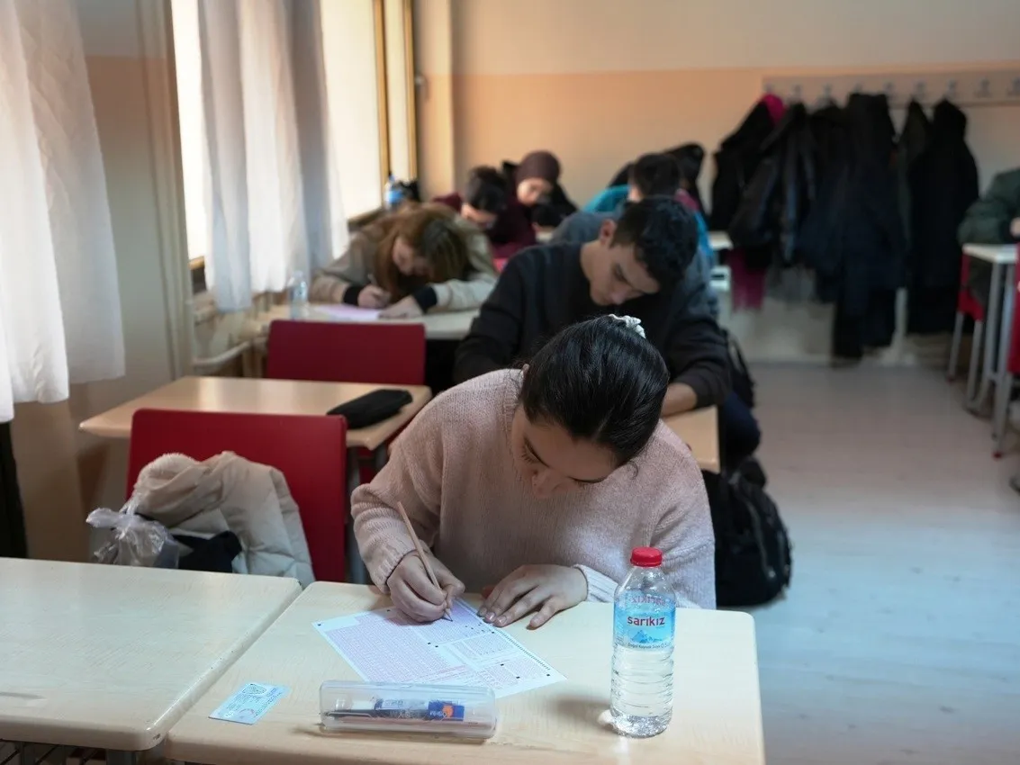 Denizli’de Sınav Maratonunda Gençlere Tam Destek: Ücretsiz YKS Kursu İçin Geri Sayım Başladı