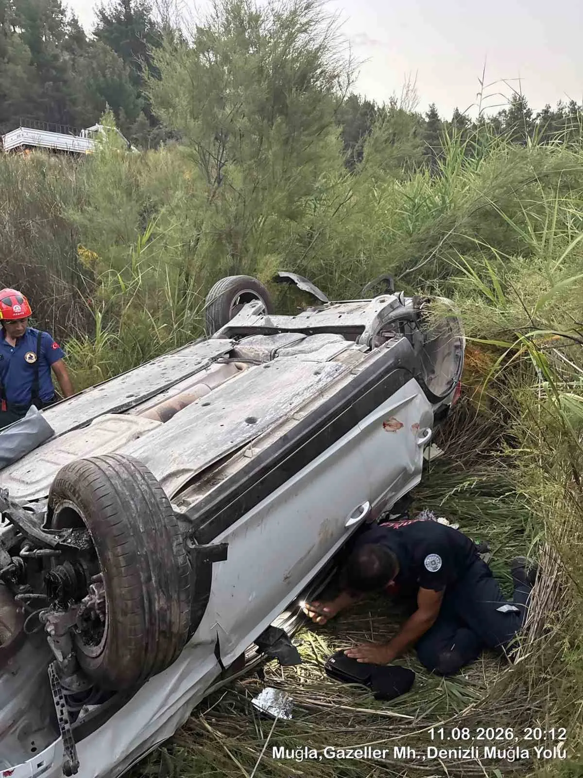 Muğla'da trafik dehşeti: Kontrolden çıkan araç şarampole uçtu