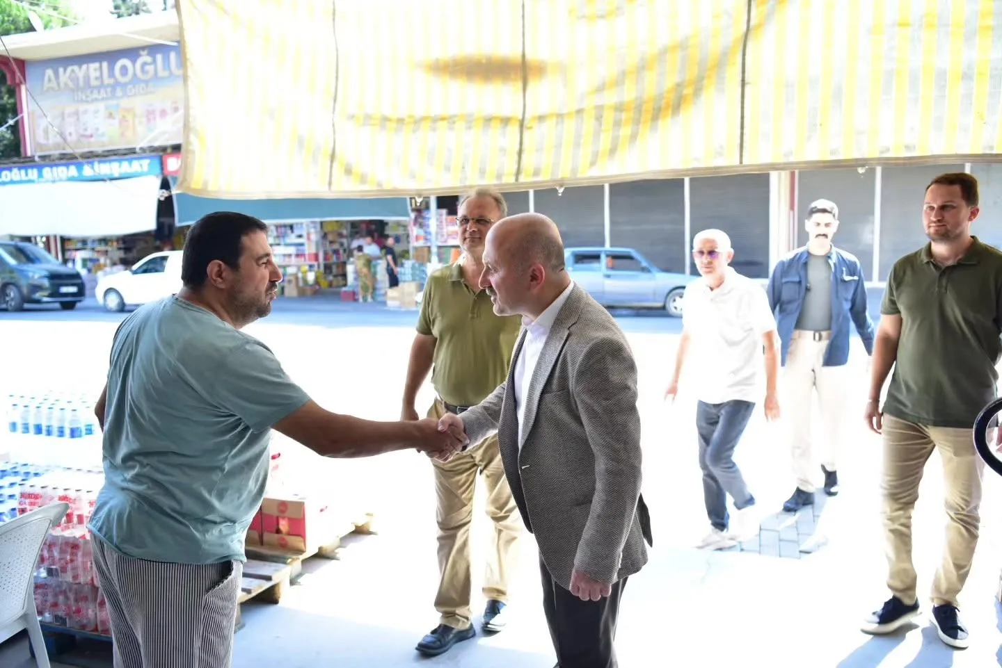 Aydın'da saha mesaisi: Vali Varol esnafın kapısını çaldı