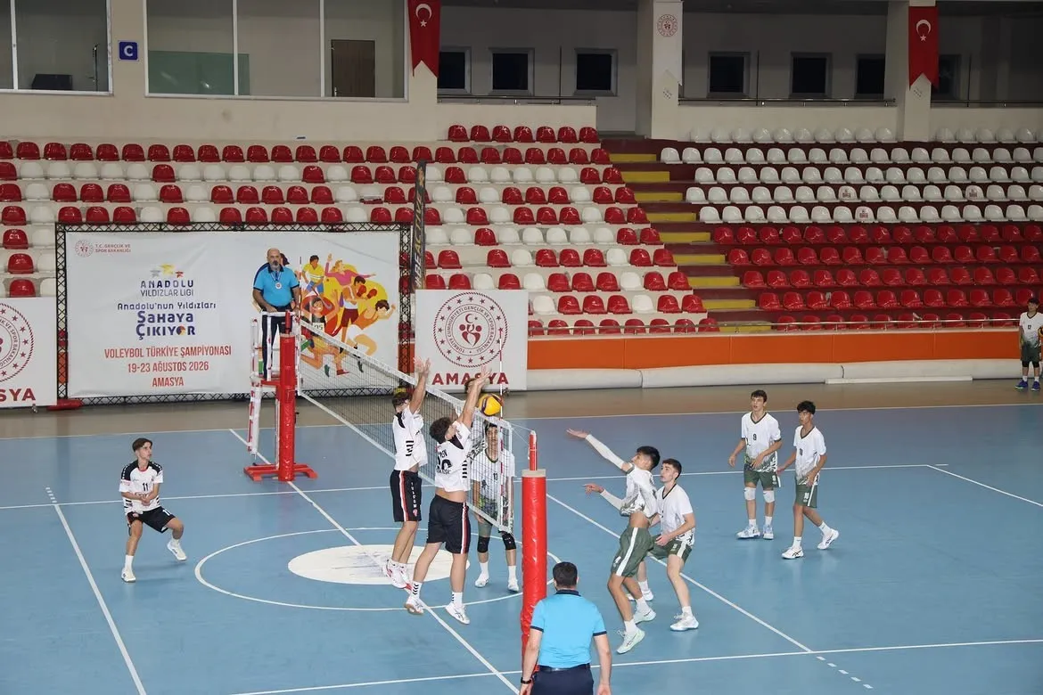 Manisa’nın File Bekçileri Türkiye İkinciliğiyle Döndü