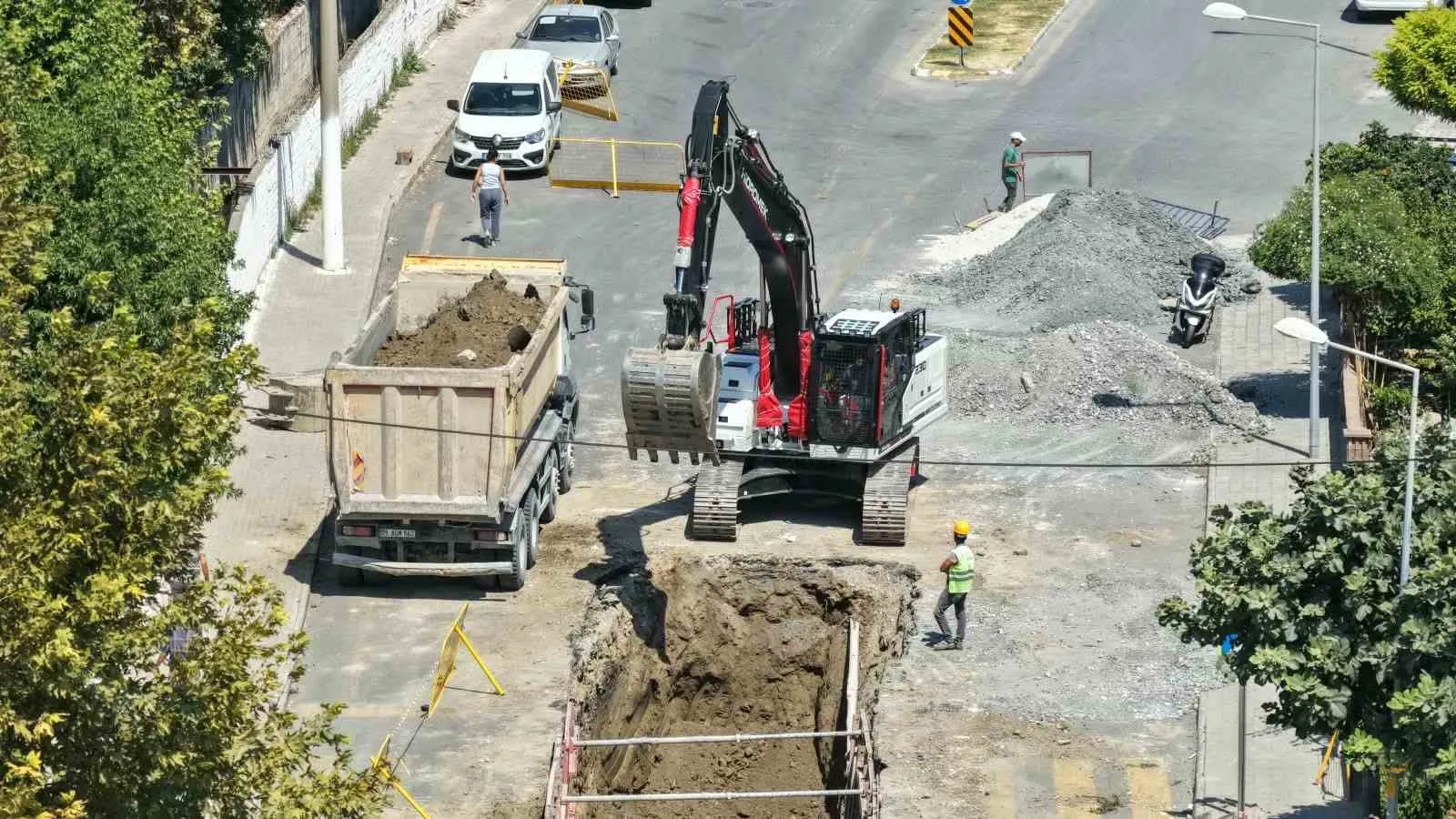 Söke'de altyapı seferberliği: Milyonluk yatırımla cadde baştan aşağı yenileniyor