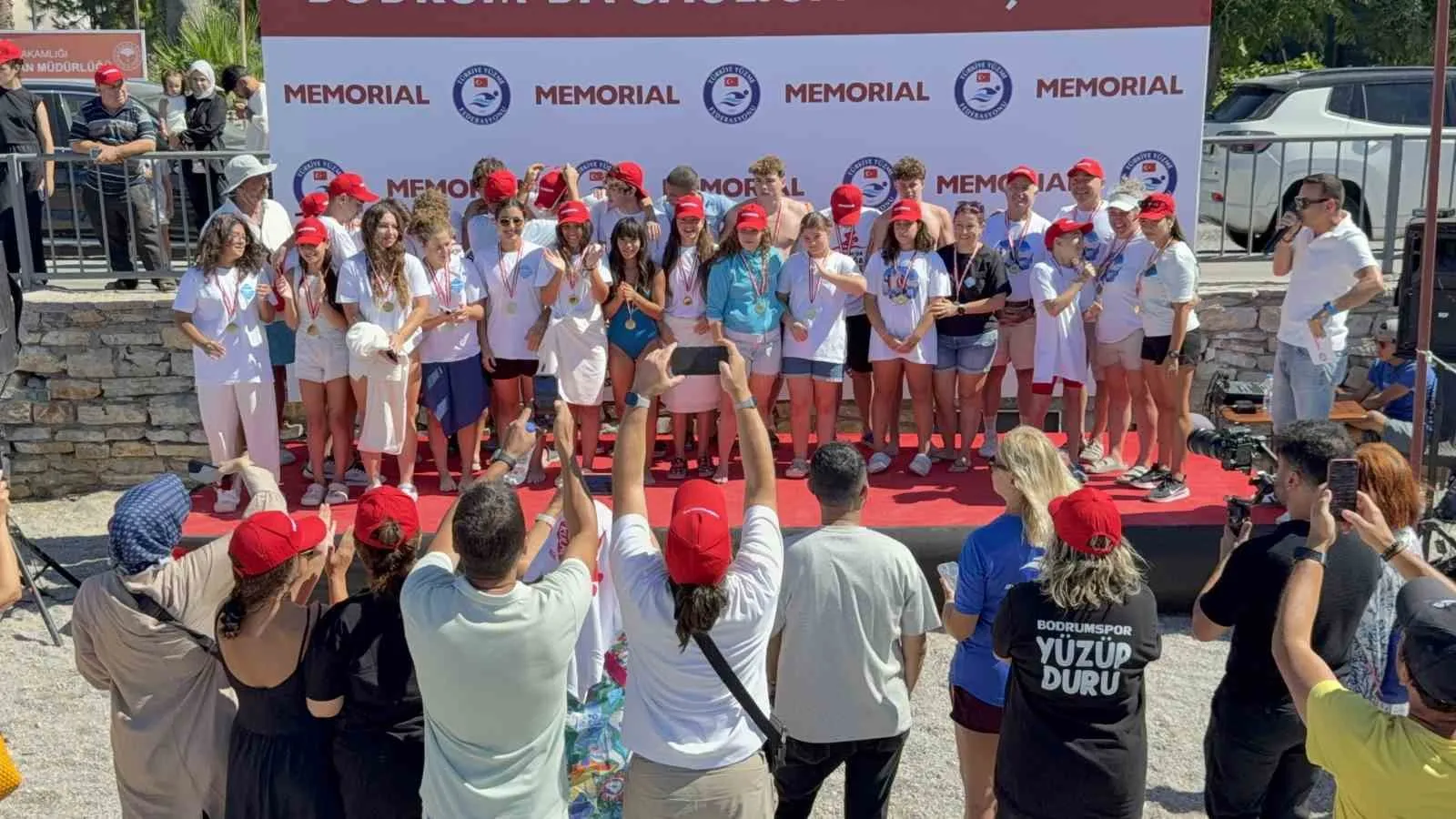 Bodrum’da Sağlık İçin İkinci Dalga: Kumbahçe Koyu’nda Yüzücülerden Renkli Tablo