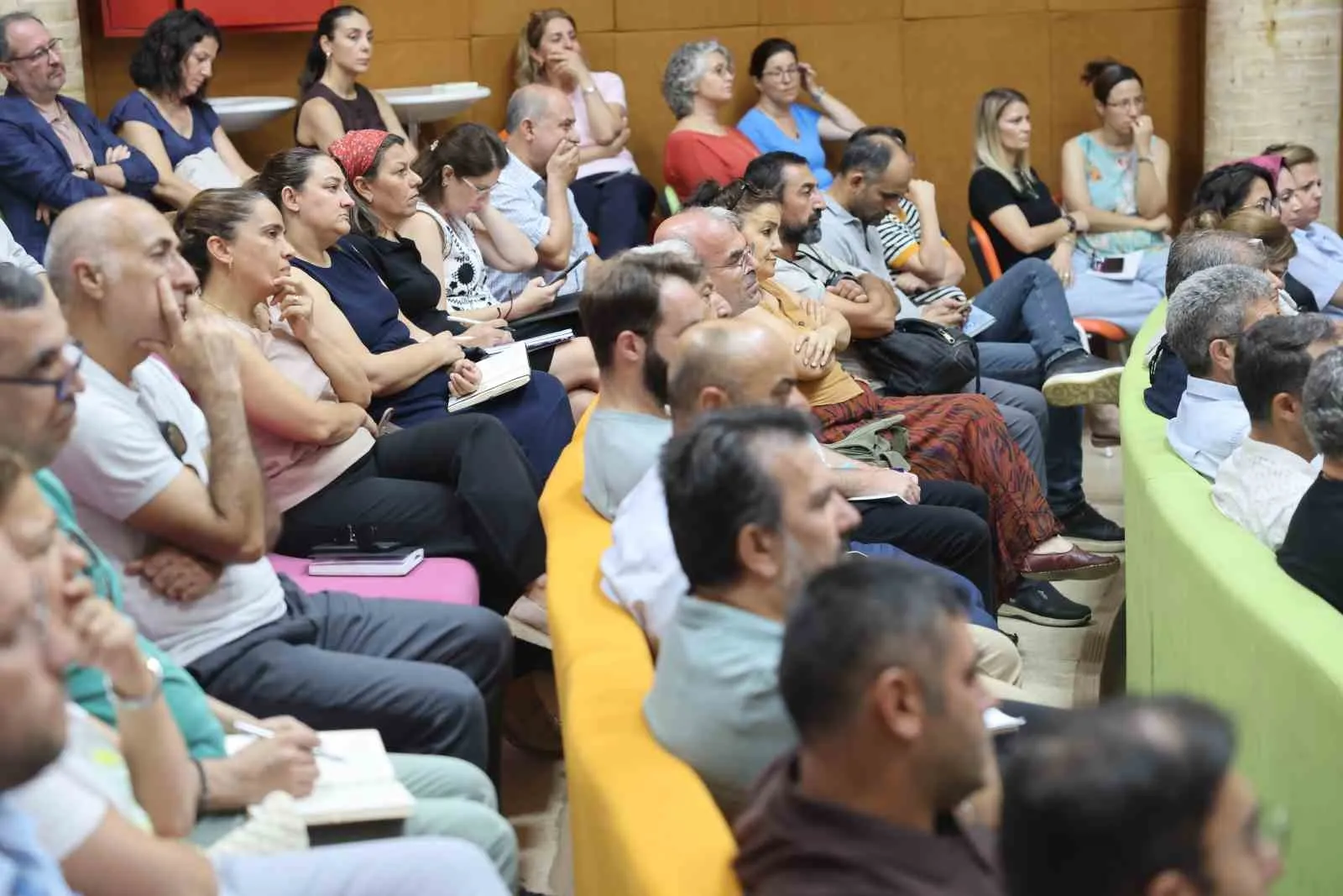ADÜ’de uluslararası öğrenci mesaisi: Kayıt dönemi öncesi idari kadroya rehberlik eğitimi