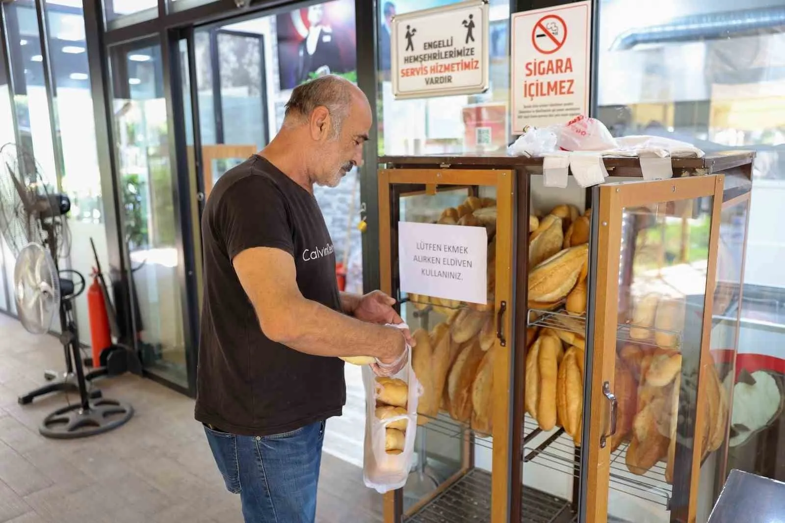 Efeler'de mutfaklara can suyu: EFE Ekmek ile tasarruf dönemi başladı