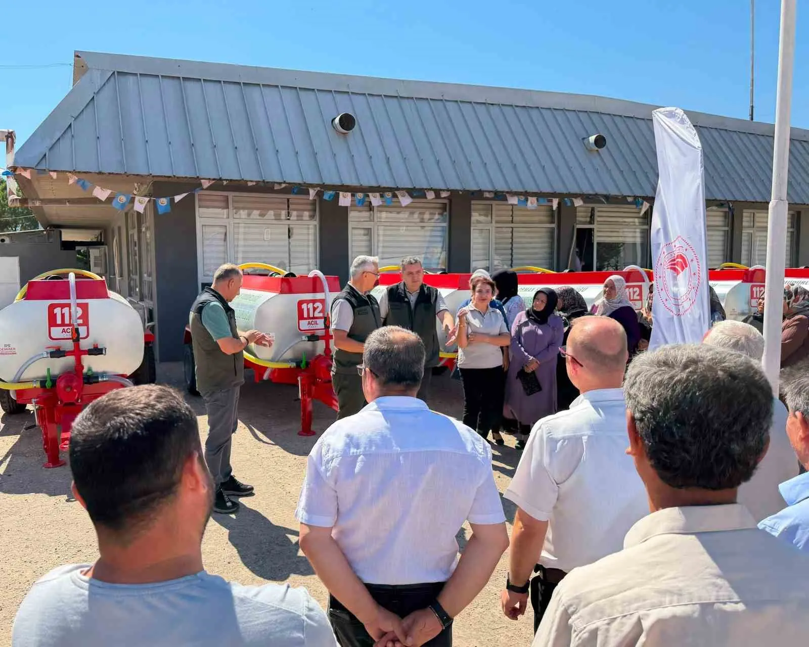 Akhisar’da yangın nöbeti başladı: Köylere 14 özel donanımlı tanker teslim edildi