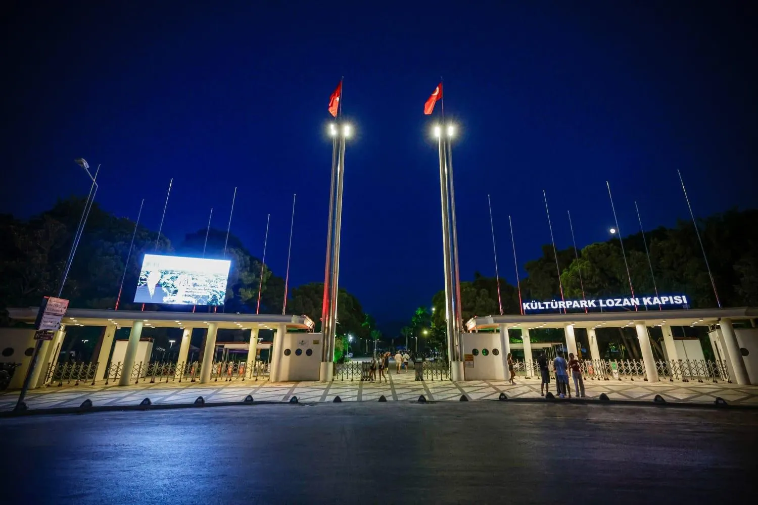 Kültürpark'ta Tarihi Buluşma: Piriştina'nın Sözleri Artık Dijital Ekranda