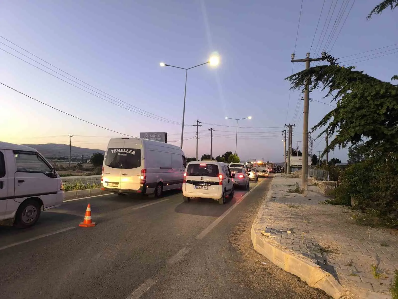 Şuhut çıkışında şiddetli çarpışma: 6 yaralı