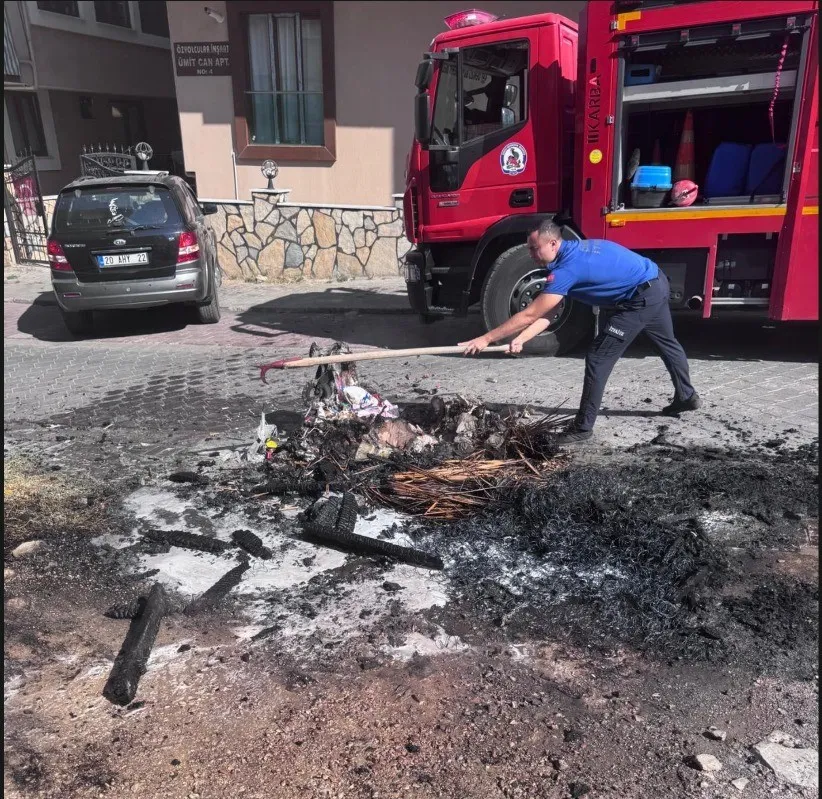 Denizli'de hurdacı ihmali az kalsın faciaya yol açıyordu: Park halindeki araç alevlere teslim oldu