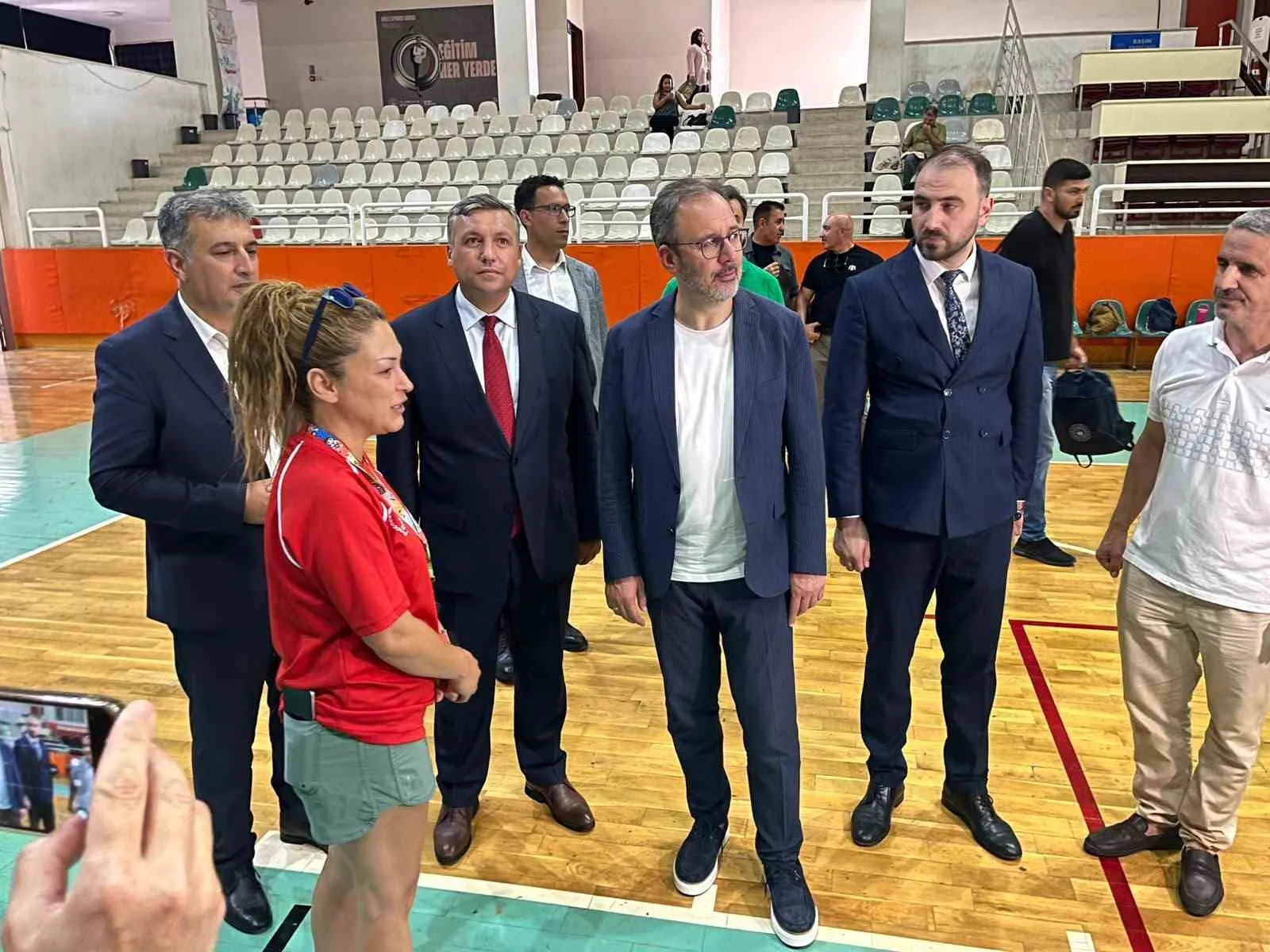 İzmir’de spor seferberliği: Her yaştan vatandaşa modern tesis imkanı
