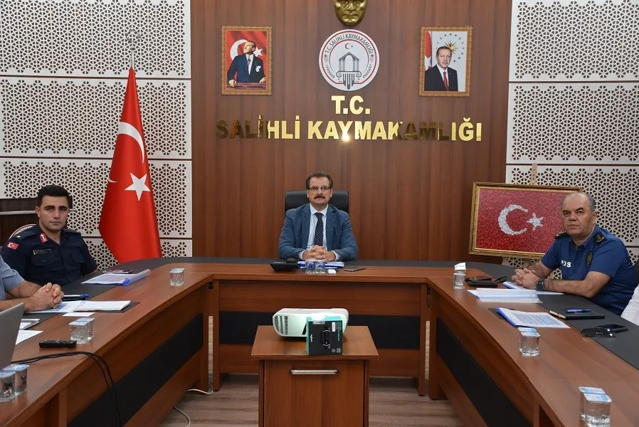 Salihli’de kent estetiği ve güvenlik için büyük temizlik: Yüzde 80’i temizlendi