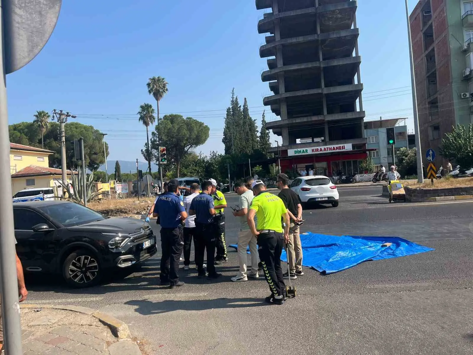 Nazilli’de kavşak faciası: Motosiklet sürücüsü kaza yerinde hayatını kaybetti