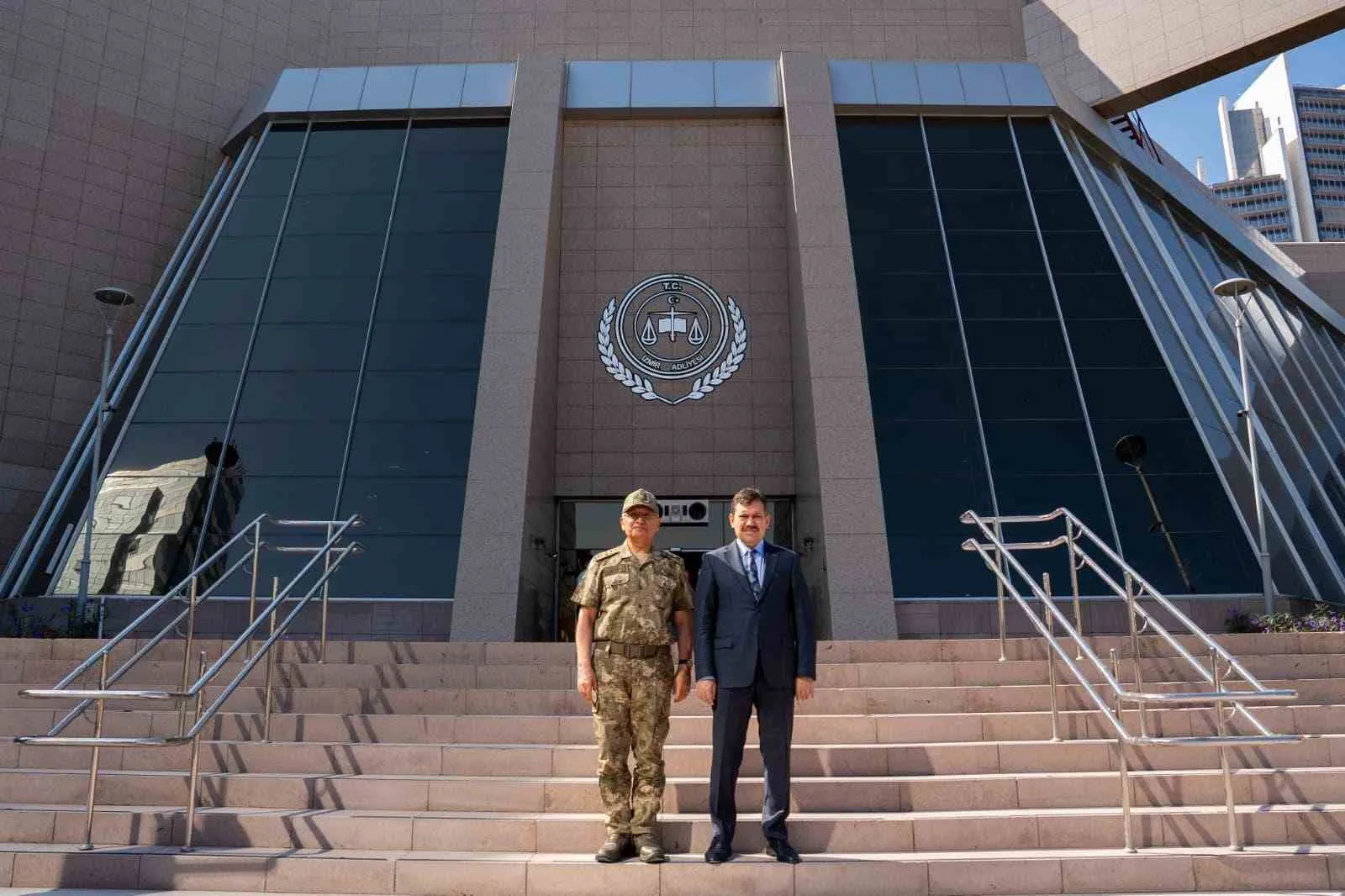 İzmir’den ayrılan devletin önemli isimlerine Başsavcı Yeldan’dan vefa ziyareti