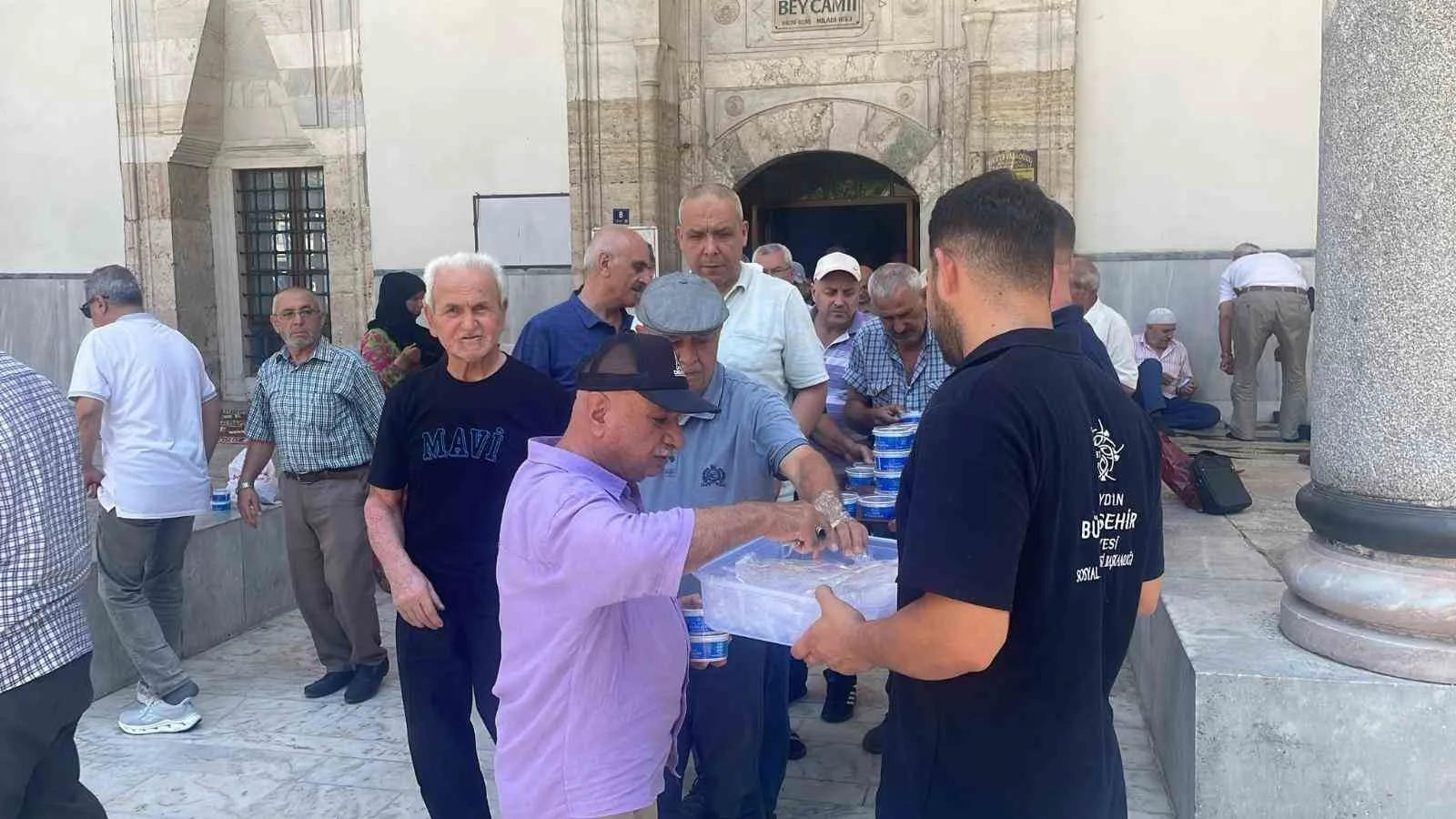Aydın’da Kandil Gecesi Gönül Köprüsü: Büyükşehir’den Kent Meydanlarına Hayır