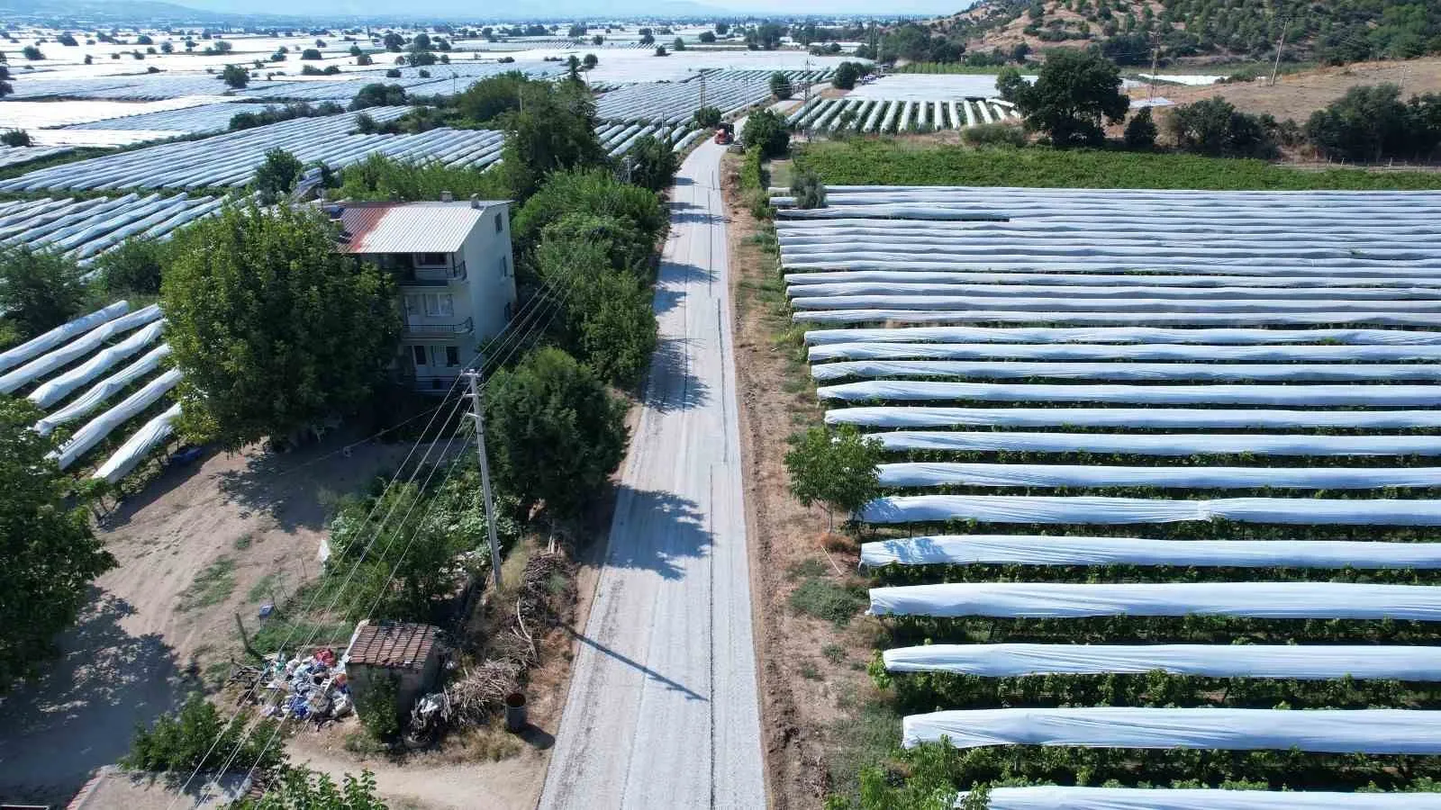 Hasat Mesaisi Başladı, Sarıgöl’de Kırsal Yollar Yenileniyor