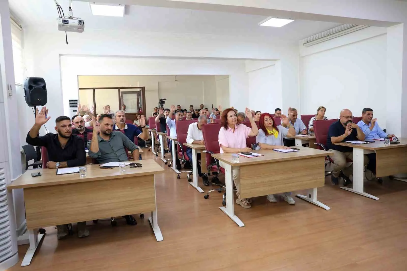 Pınardere’de hizmet dolu yıllara anlamlı saygı duruşu