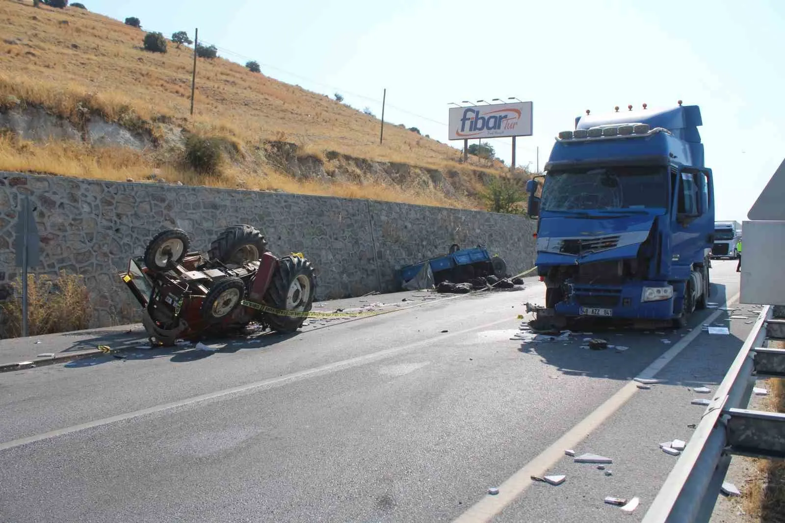 Mangal Kömürü Yüklü Traktörle Tırın Çarpışması Sonucu Ölüm: Sürücüye Tutuklama