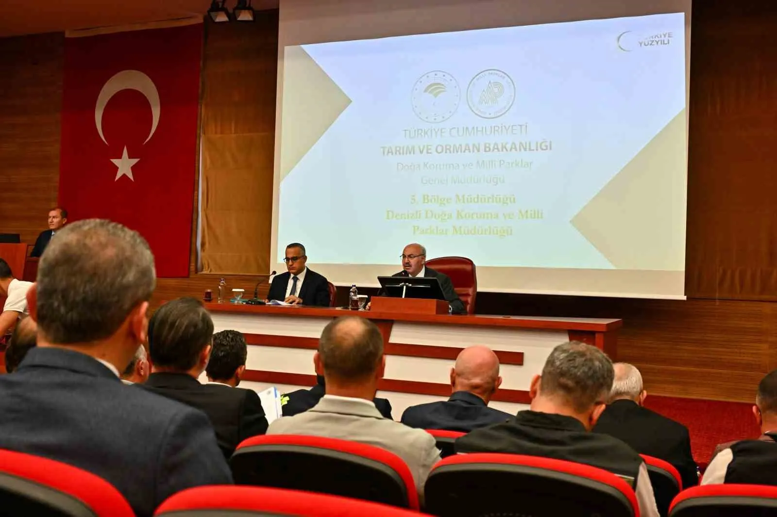 Denizli'de sokak hayvanları için yeni dönem: Vali Köşger'den "terk edilen hayvan" uyarısı