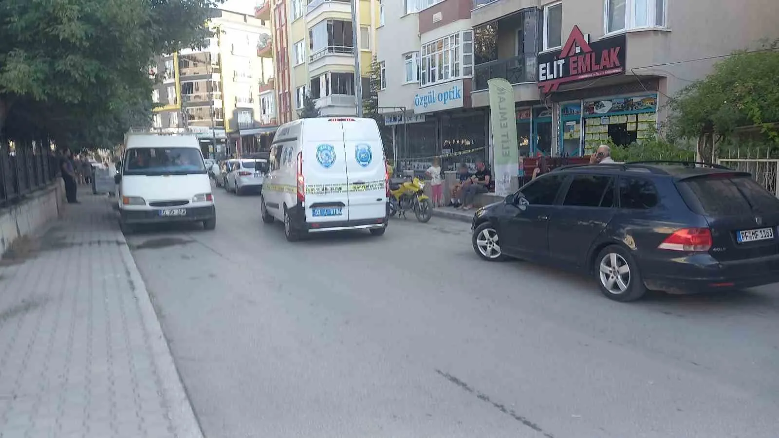 Sandıklı’da feci ölüm: Dördüncü kattan düşen kadın kurtarılamadı