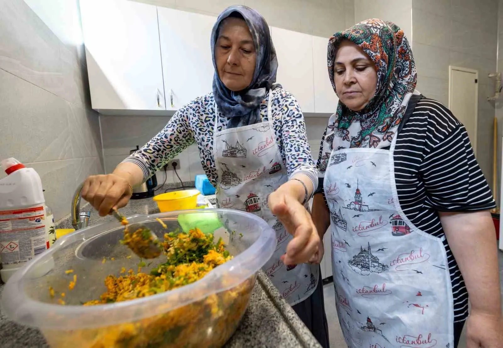 Annelerin yeni buluşma noktası: Yurdoğlu’nda tencereler dayanışma için kaynıyor