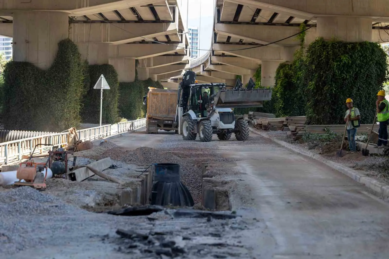 Alsancak’ta 16 Kilometrelik Dev Altyapı Hamlesi: Liman Caddesi’nde Geri Sayım Başladı