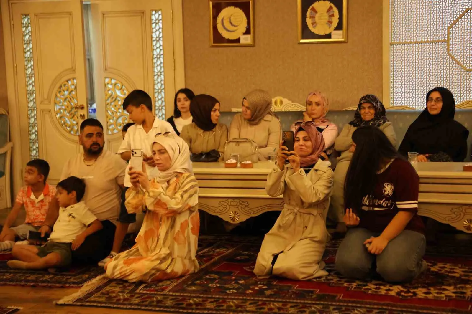 Ozanların nefesi Yunusemre’de hayat buldu: Geleneksel atışmalar büyüledi