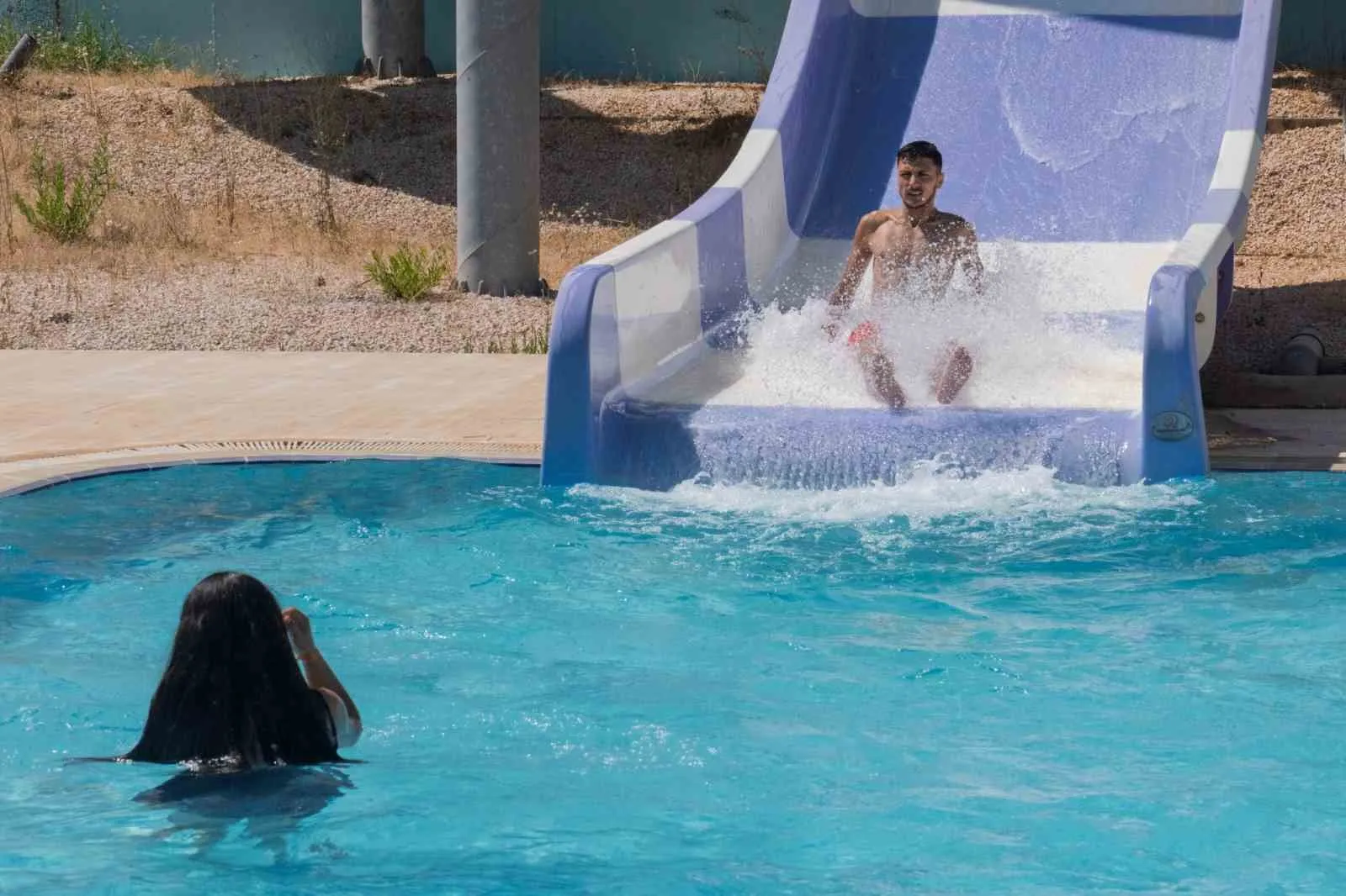Yaz tatilinde gençlere özel ücretsiz aquapark organizasyonu
