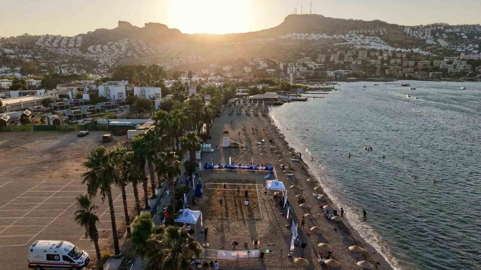 Bodrum’da file heyecanı: Mahalleler arası voleybol şöleni Gündoğan’da başladı