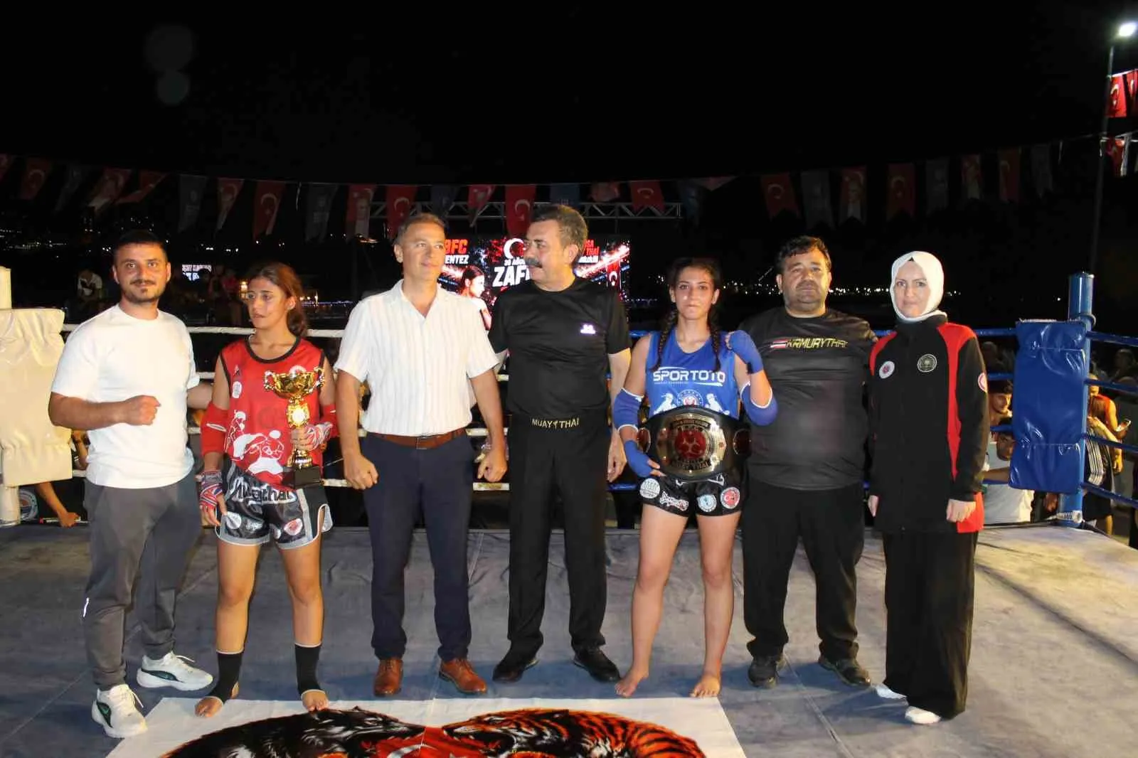 Ringde İki Zafer Birden: Manisa’nın Gurur Gecesi
